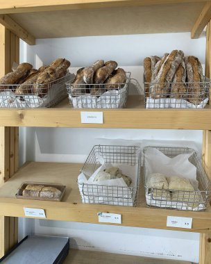 Ekmek ve ekmek bir pastanede