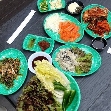 Lezzetli Asya yemeklerinin yakın görüntüsü