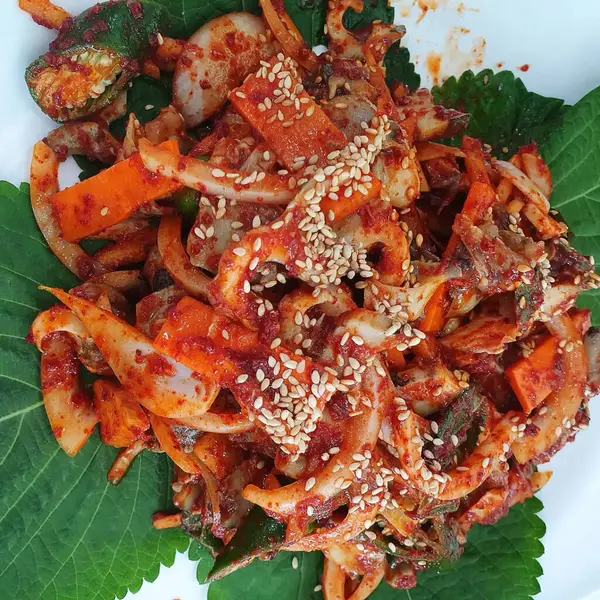 Tayland usulü baharatlı papaya salatası.
