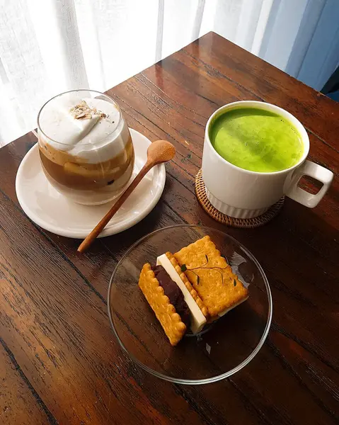 kahve ile lezzetli çikolatalı kek