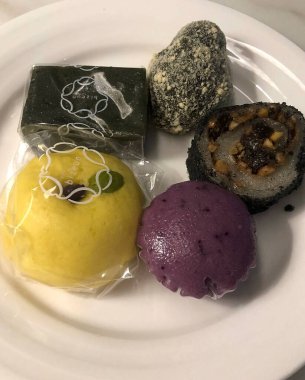 Lezzetli bir tatlıyı yakın.