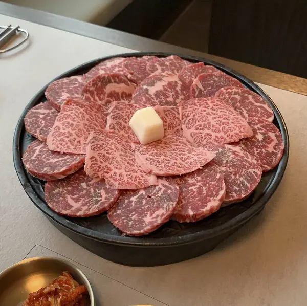 Masada taze et ve sebze var.