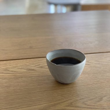 ahşap masa üstünde boş kahve Kupası