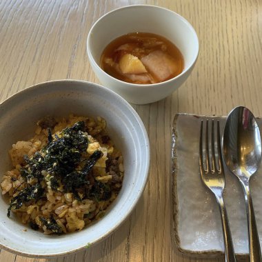 Restoranda Japon yemeği.