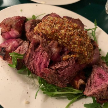 Sebzeli ızgara biftek.