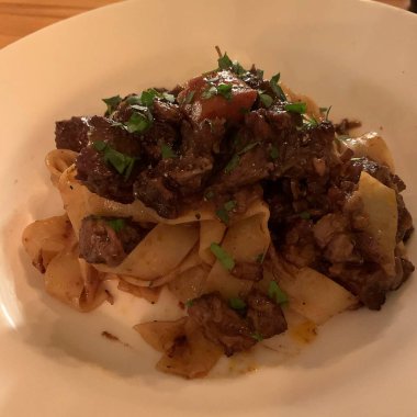 etli ve sebzeli makarna