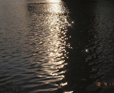 Güzel göl manzarası