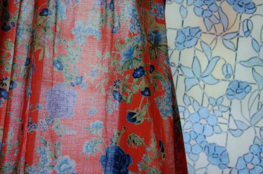 Renkli kumaş arka plan. kırmızı, yeşil ve mavi renk.