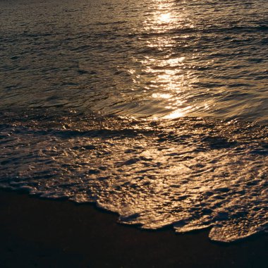 Denizde güzel gün batımı