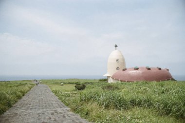 Sahildeki deniz feneri.