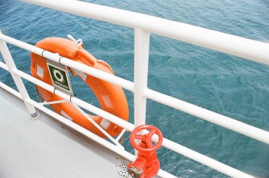 Feribotta bir can simidi.