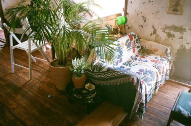 Modern bir evin içinde.