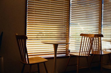 Modern bir evin içinde.