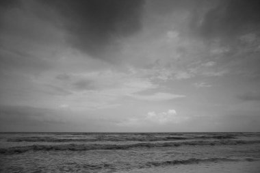 Denizde güzel gün batımı