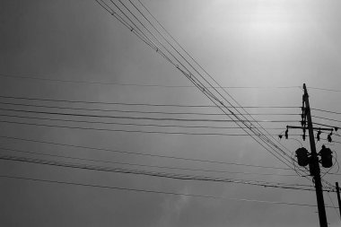 yüksek voltaj kulesi, elektrik iletim pilonu