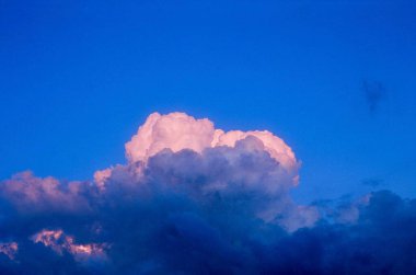 Gökyüzündeki güzel bulutlar.