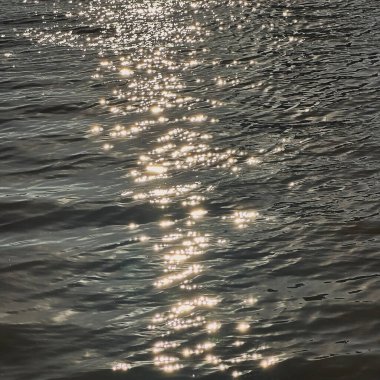 Yansımalı su yüzeyi