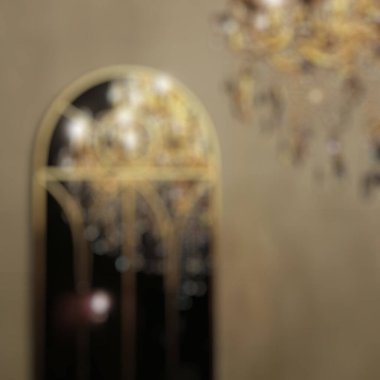 Lüks bir otelde lüks bir avize..