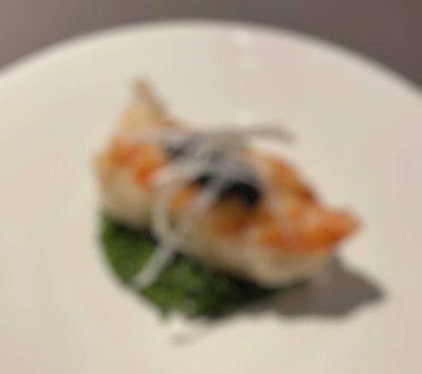 Japon yemeği suşisi, somon balığı, karides ve ton balıklı suşi.