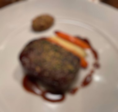 Çikolatalı ve kremalı lezzetli pasta.