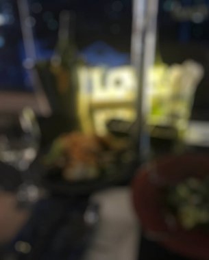 Lokanta masasının bulanık görüntüsü