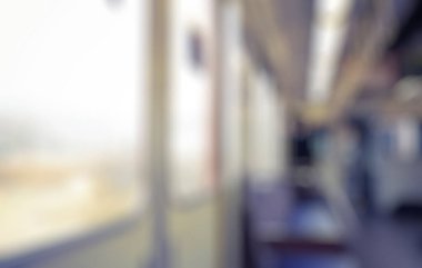 Demiryolu treninin bulanık arka planı