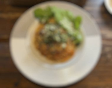 Lokanta masasındaki bulanık görüntü