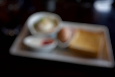 Bokeh ile restoranın arka planı bulanık