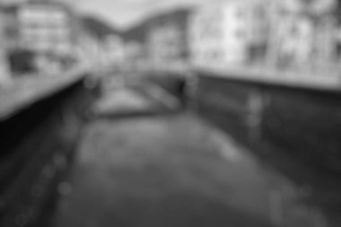 Sabahları şehrin bulanık görüntüsü.