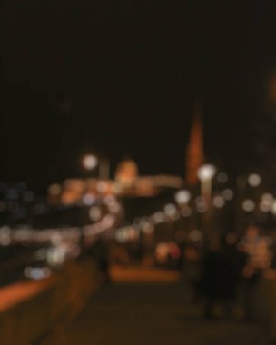 Gece şehir ışıklarının bulanıklığı