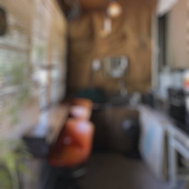 Kafenin arka planı bulanık ve bulanık.