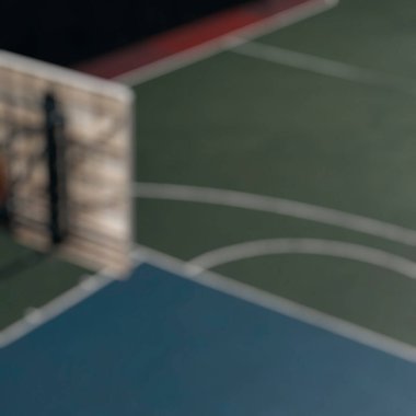 Kalede basketbol topu