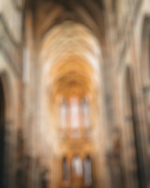 Prag 'ın eski bir kasabasındaki katedral bulanıklaştı.