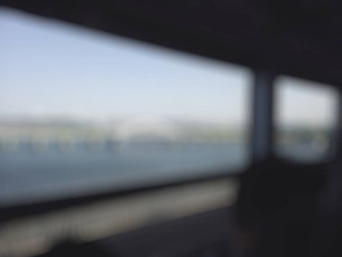 Bulanık bokeh arkaplana sahip araba penceresi