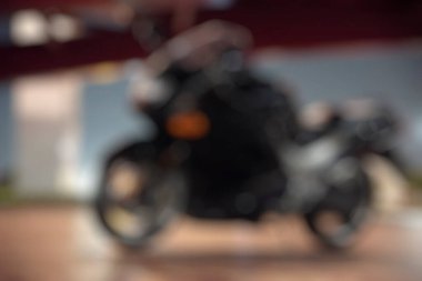 Motosiklet arka planı bulanık