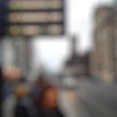 Gölgeli modern şehrin bulanık arka planı