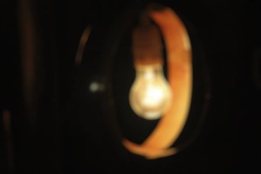 Bir lambanın yakın çekimi.