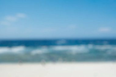 Güneşli bir günde denizin bulanıklığı