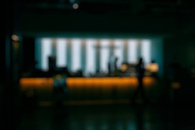 Işıklı bir odanın bulanık arka planı