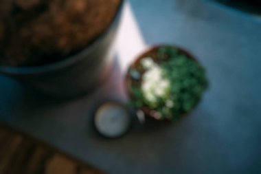 yakın - kahve çekirdekleri ahşap masa üzerinde