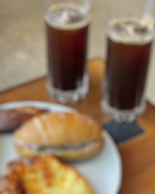 Kahve ve dondurmalı kahve.