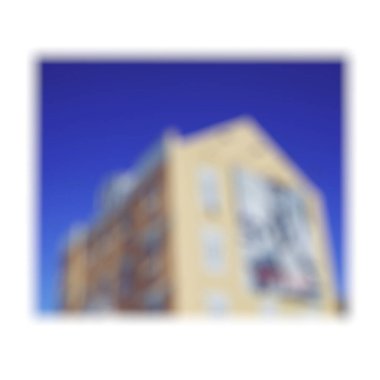 Bokeh ile bulanık arkaplan ve binanın gölgesi