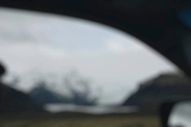 Bulanık görünümlü araba penceresi