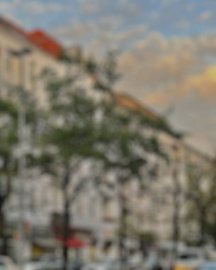 Sabahları şehrin soyut ve bulanık arka planı.