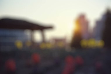 Geceleri şehir bulanıklaşıyor.