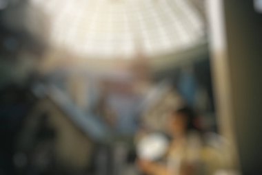 Modern şehrin bulanık görüntüsü