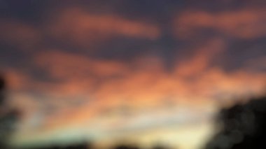 Gün batımı ile arka plan bulanık