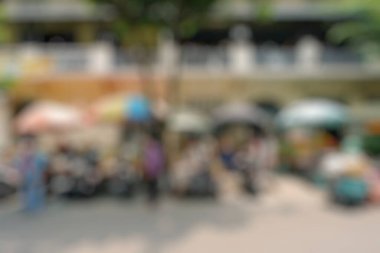 Şehirdeki soyut bulanık insanlar