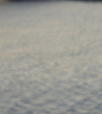 Su arka planında yansıması olan soyut bulanık su ve hava