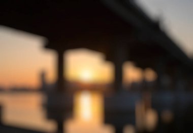 Akşamları gün batımının bulanık arkaplanı